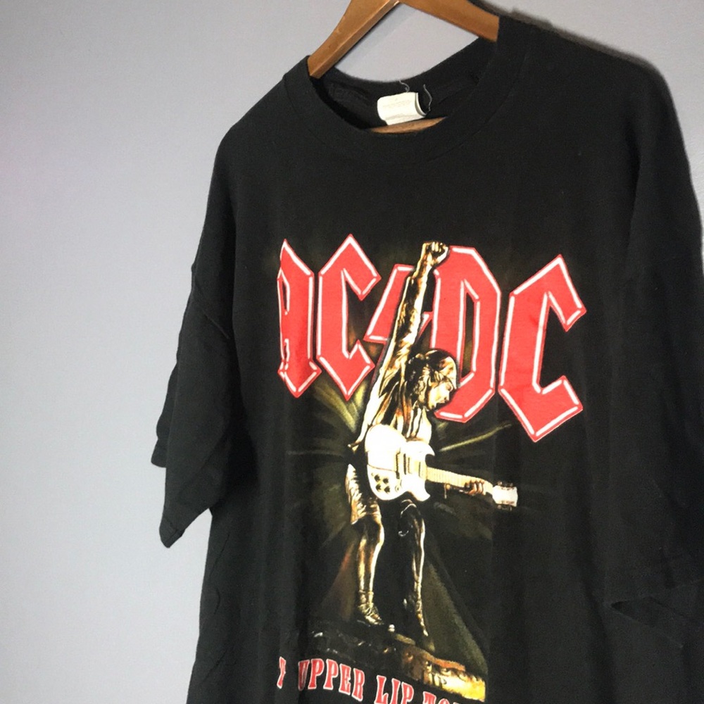 Vintage AC/DC Stiff Upper Lip Tour 2001 T-Shirt